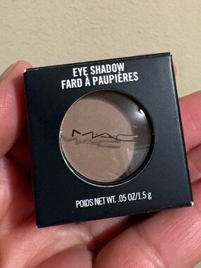 MAC Cosmetics Eye Shadow Single - SANDSTONE MATTE Taupe Neutral Shade Brand New